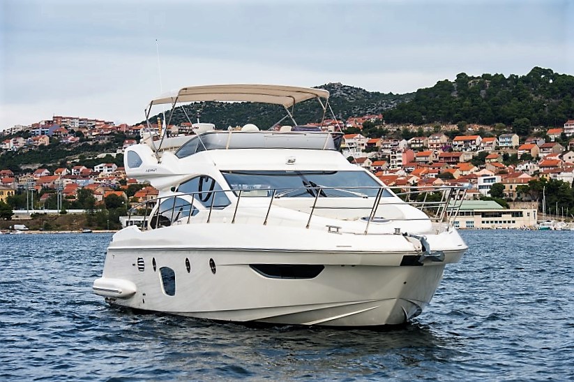 Photo #12 - Azimut 47 Fly (Skyfall MY) en Sibenik - 25769