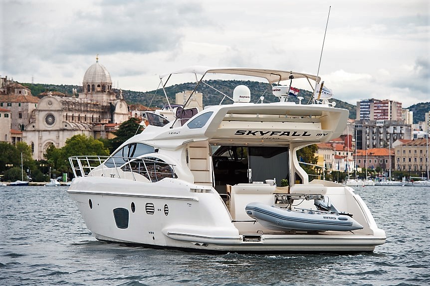 Photo #6 - Azimut 47 Fly (Skyfall MY) en Sibenik - 25769