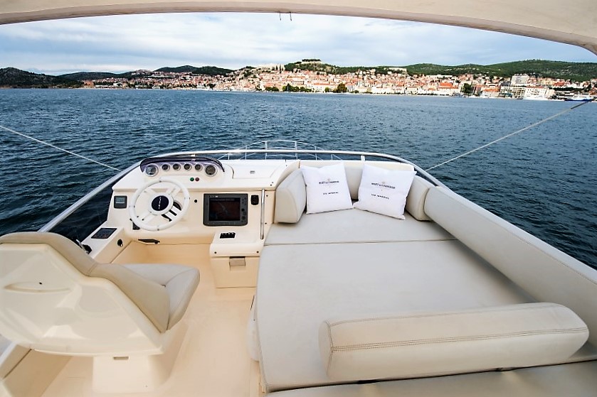 Photo #26 - Azimut 47 Fly (Skyfall MY) en Sibenik - 25769