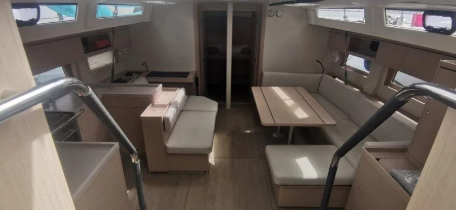 Oceanis 51.1 (LIVING IN SEA (generator, air condition, teak cockpit, pearl grey hull, 1 SUP free of charge))  - 9