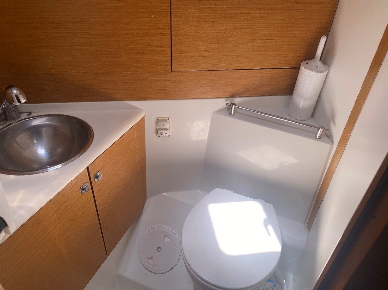 Photo #8 - Jeanneau 53 (Agios Nikolaos) in Lefkada - 13225