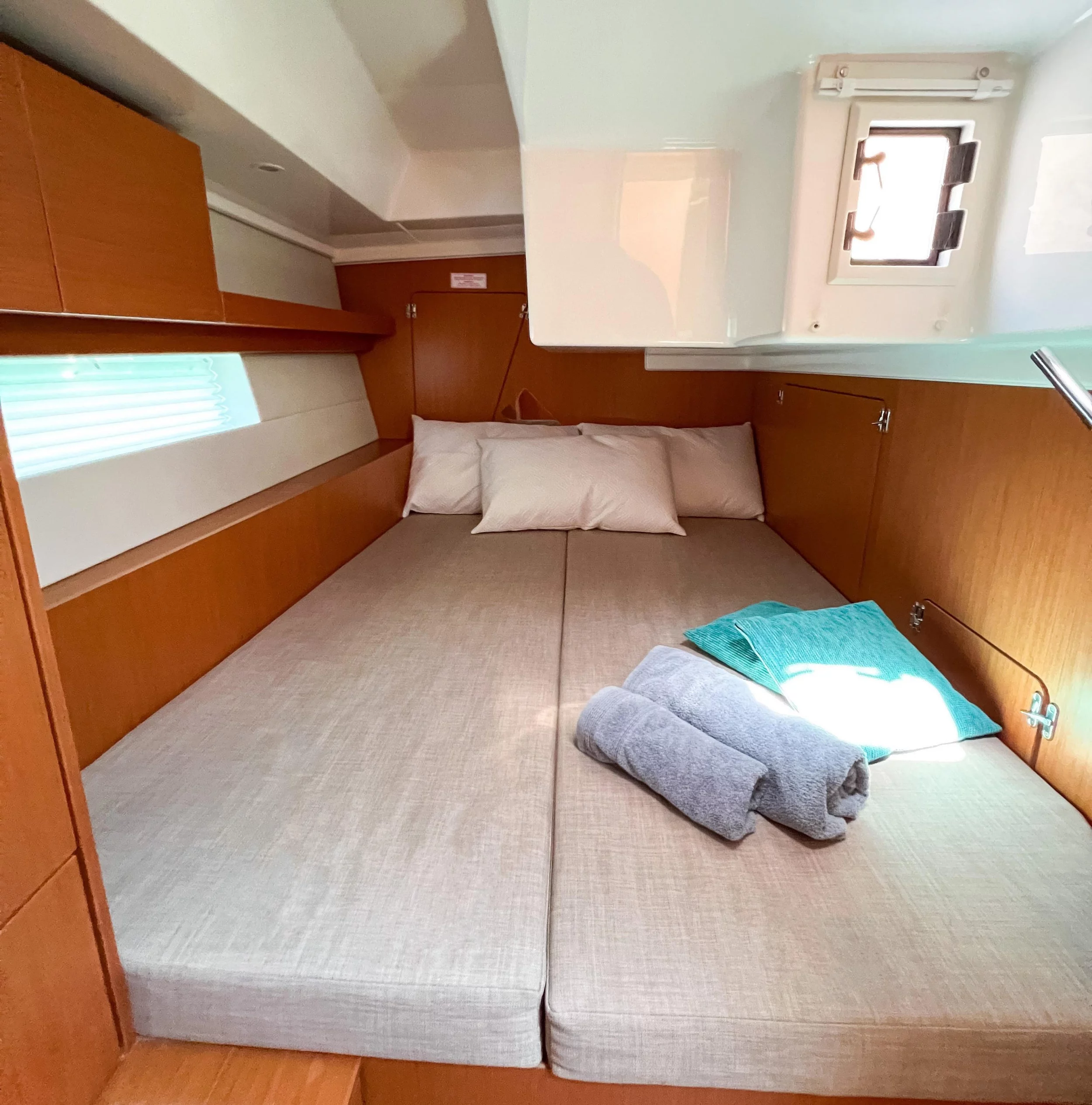 Bavaria C45 (Insolence)  - 8
