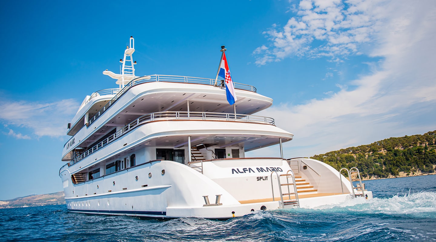 Photo #11 - Motoryacht Alfa Mario (Alfa Mario) en Split - 19908
