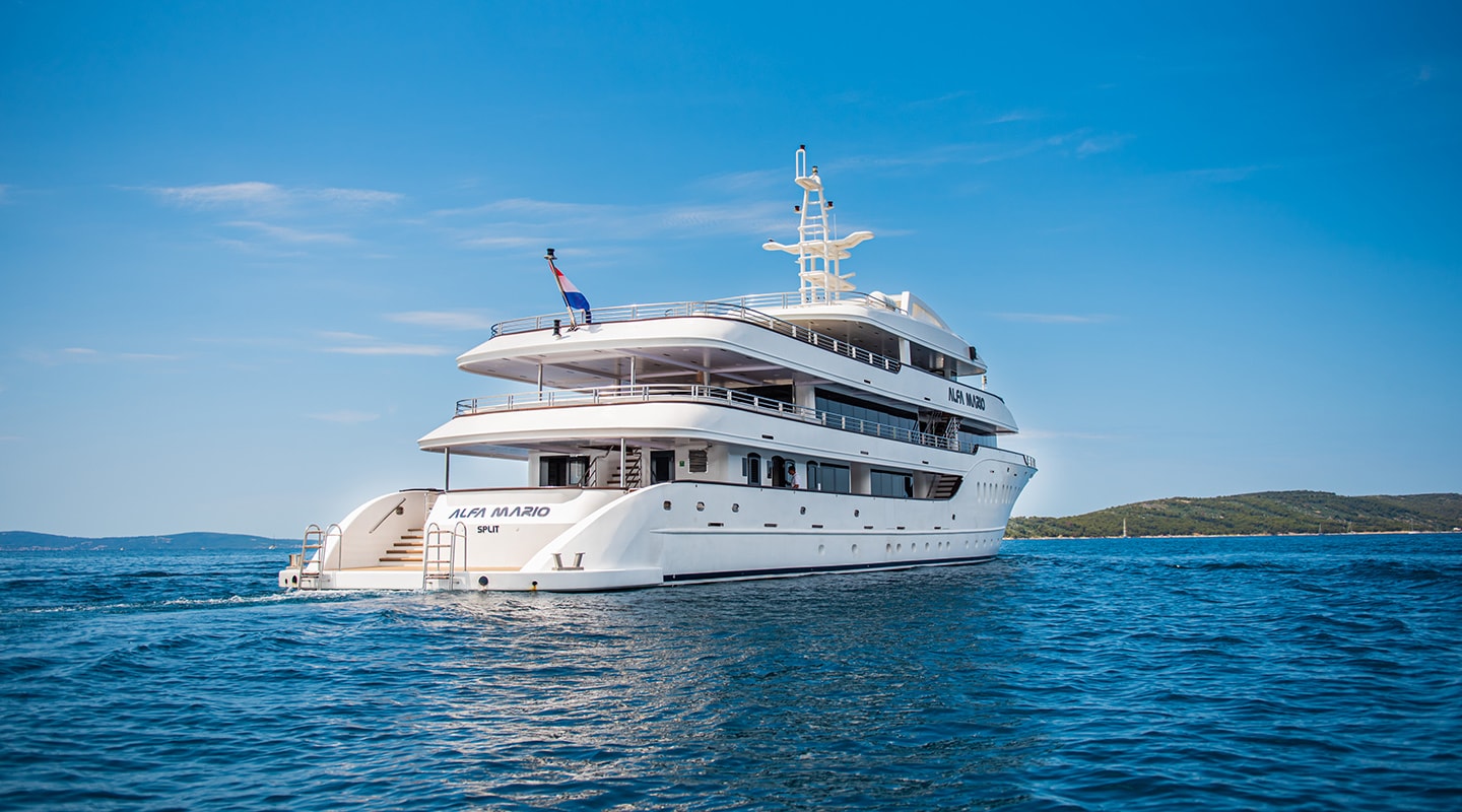 Photo #16 - Motoryacht Alfa Mario (Alfa Mario) en Split - 19908