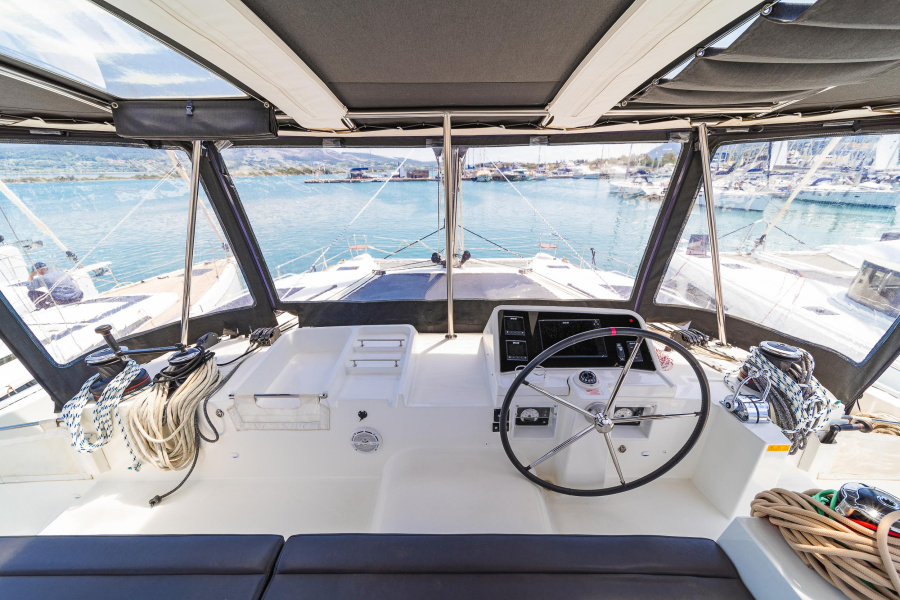 Photo #16 - Lagoon 450 Fly & GEN. (Buena Suerte) in Lefkada - 10155