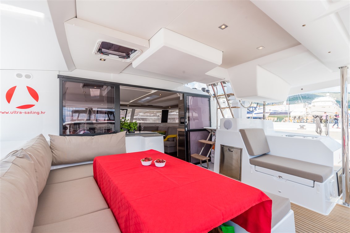 Photo #11 - Saona 47 (SUNNY WAVE) in Trogir - 9767