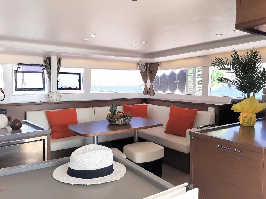 Lagoon 450 Fly A/C & GEN (AMARE I (ONLY SKIPPERED)) Interior image - 16