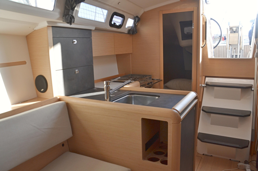 Photo #11 - Sun Odyssey 349 (My Cloud) in Roma - 17830