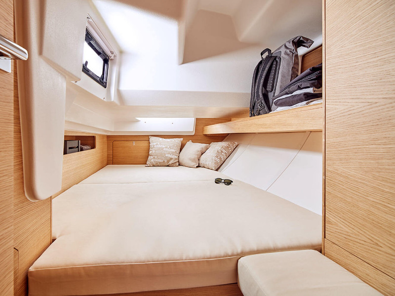 Photo #17 - Elan E5 (LINA 2020 (new sails 2024., air condition)) in Primosten - 19716