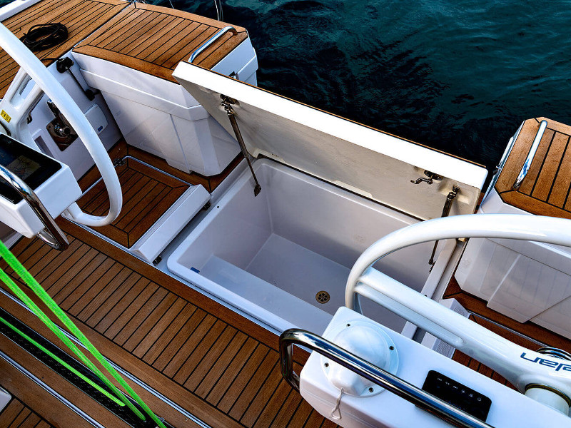 Photo #10 - Elan E5 (LINA 2020 (new sails 2024., air condition)) in Primosten - 19716