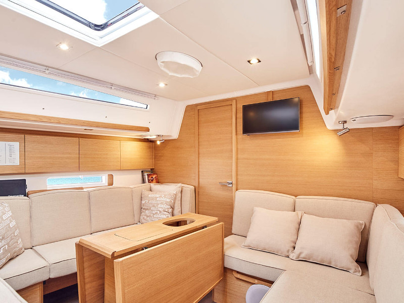 Photo #9 - Elan E5 (LINA 2020 (new sails 2024., air condition)) in Primosten - 19716