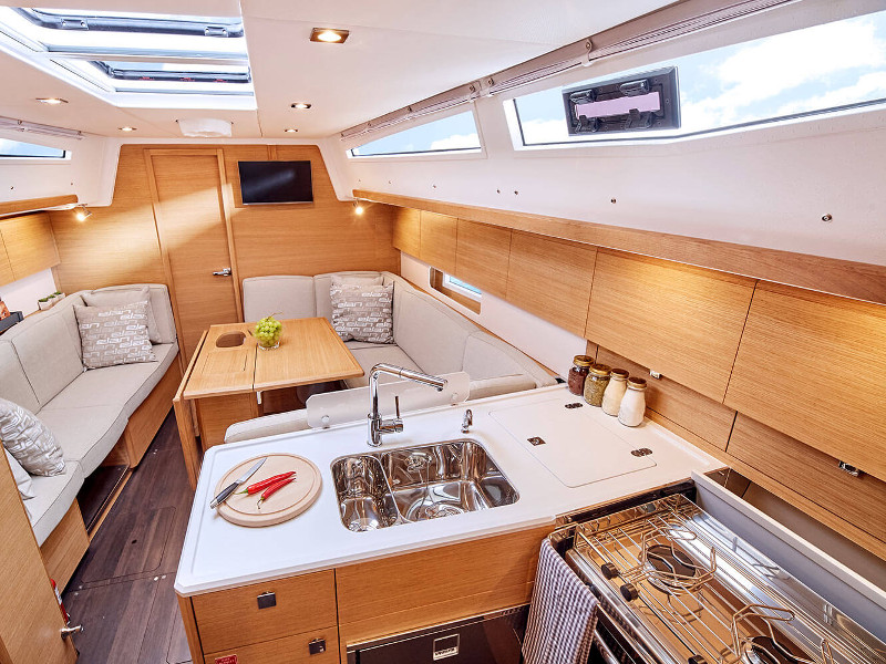 Photo #13 - Elan E5 (LINA 2020 (new sails 2024., air condition)) in Primosten - 19716