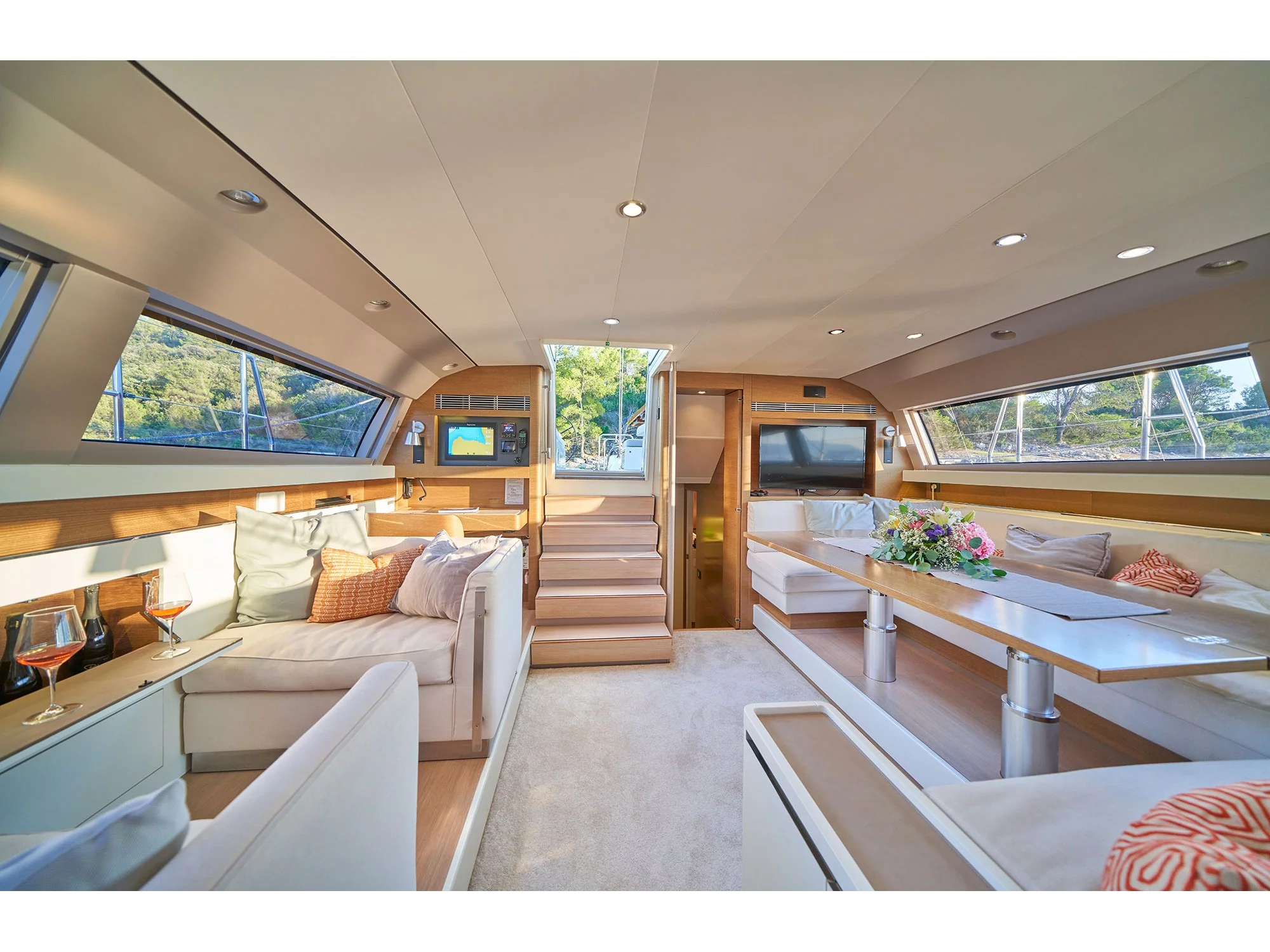 CNB 76 (AENEA) Interior image - 17