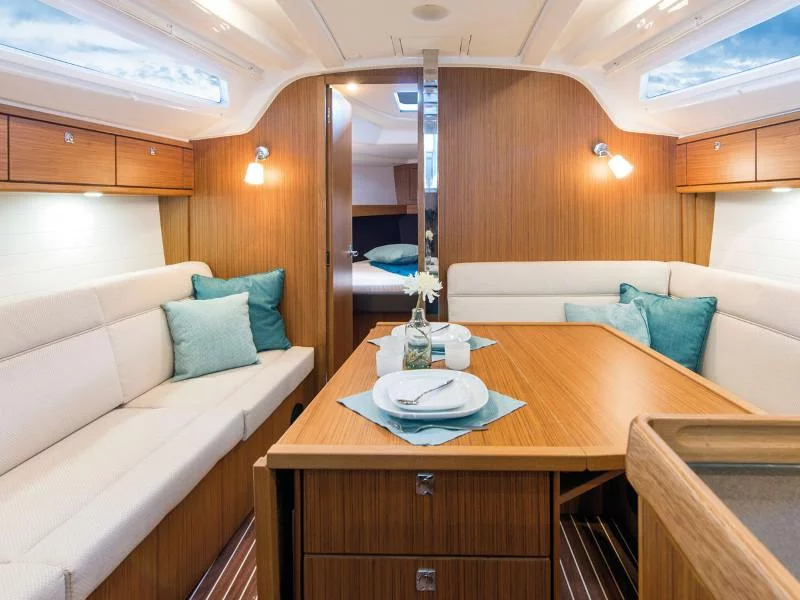 Bavaria Cruiser 37 (Qing) Interior image - 1