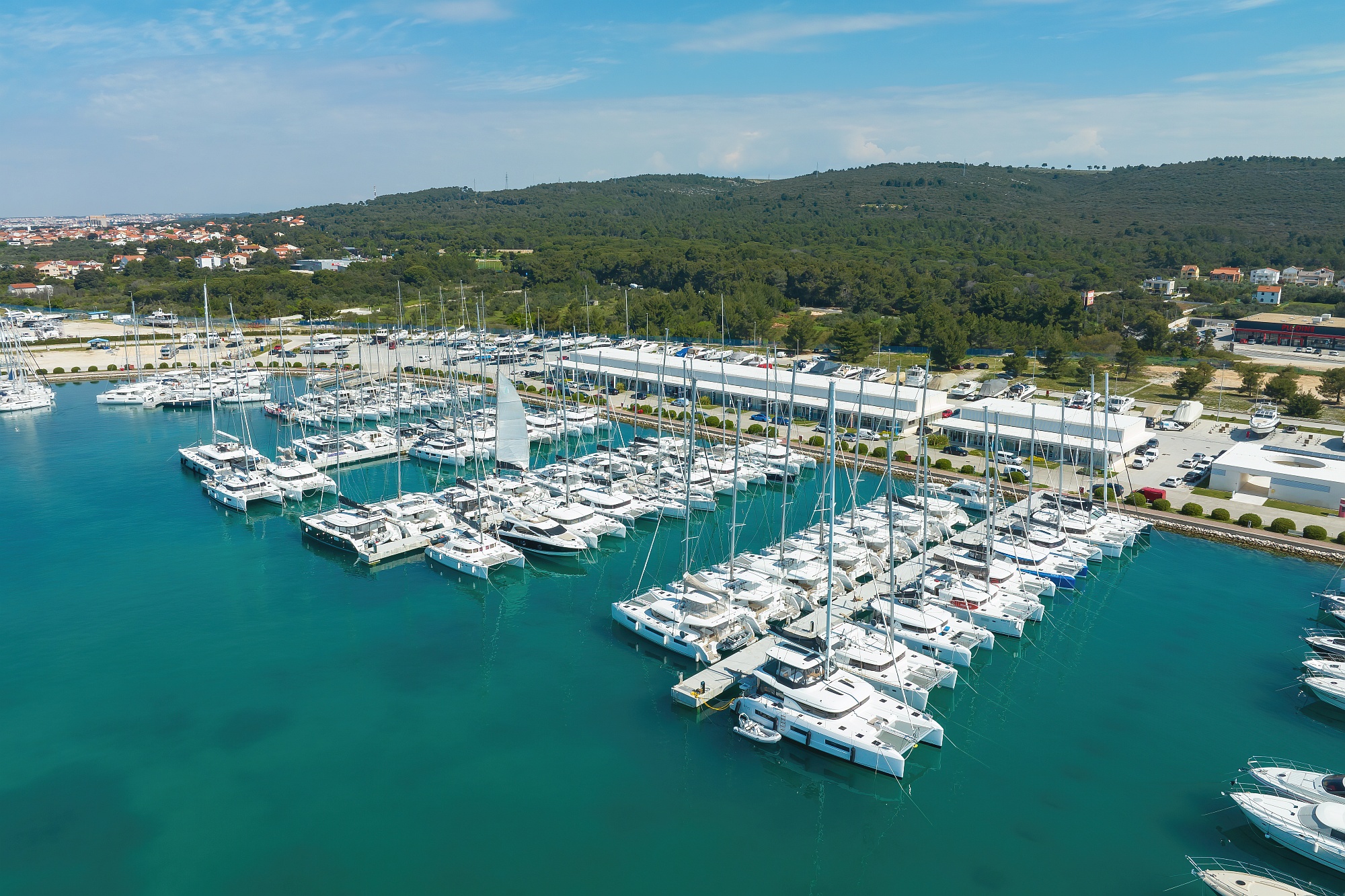 Photo #225 - Lagoon 55 - Elegance line (NOMAD) en Split - 10900
