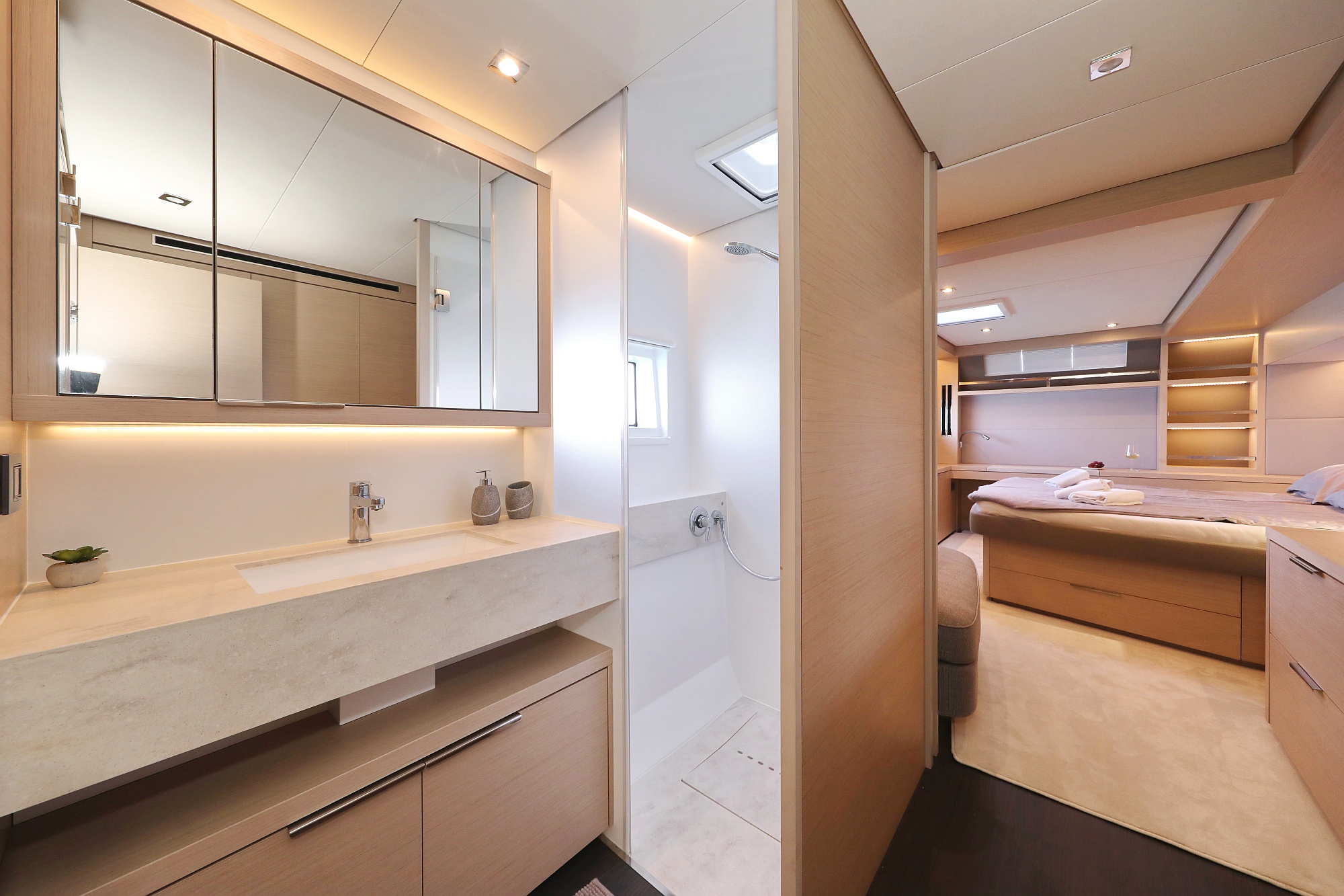 Photo #232 - Lagoon 55 - Elegance line (NOMAD) en Split - 10900