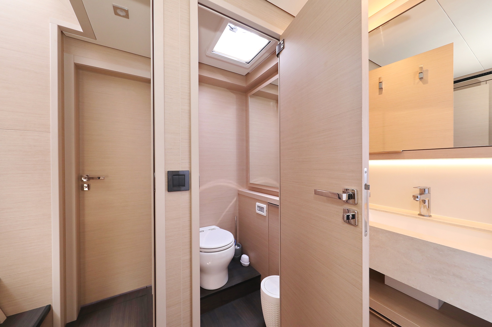 Photo #37 - Lagoon 55 - Elegance line (NOMAD) en Split - 10900