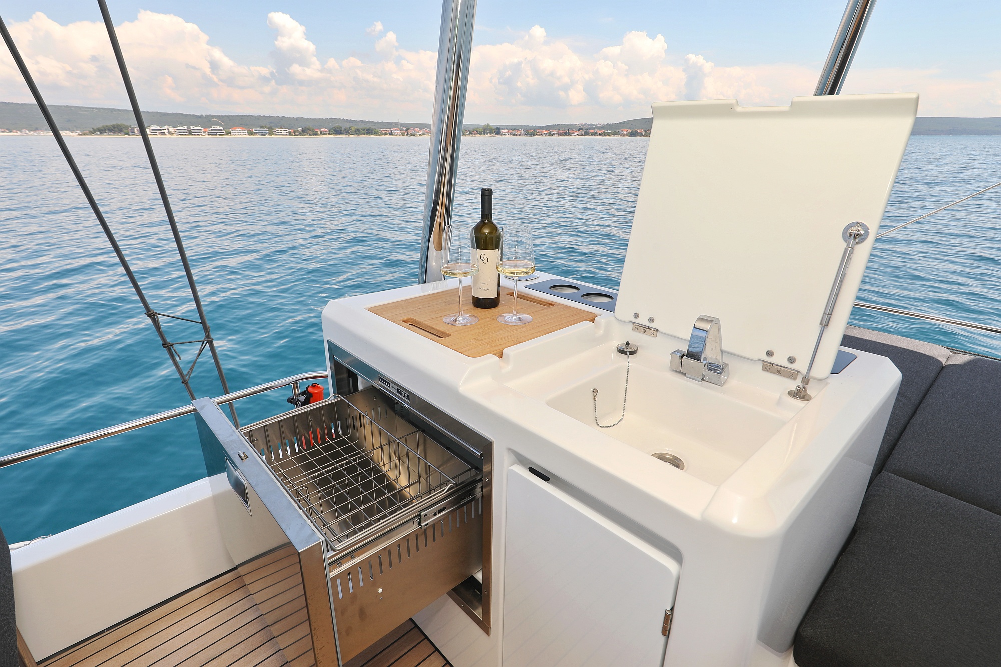 Photo #249 - Lagoon 55 - Elegance line (NOMAD) en Split - 10900