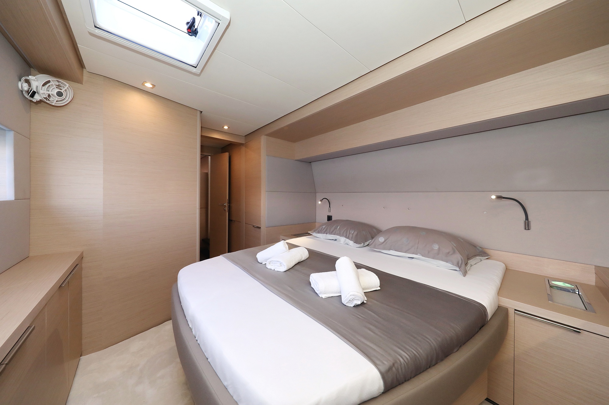 Photo #254 - Lagoon 55 - Elegance line (NOMAD) en Split - 10900