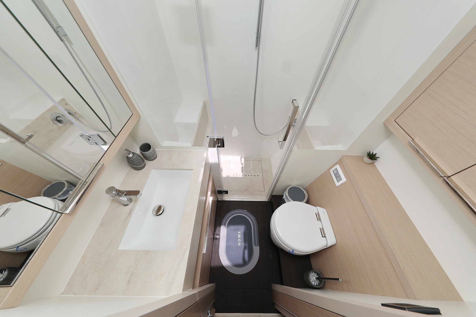 Photo #298 - Lagoon 55 - Elegance line (NOMAD) en Split - 10900