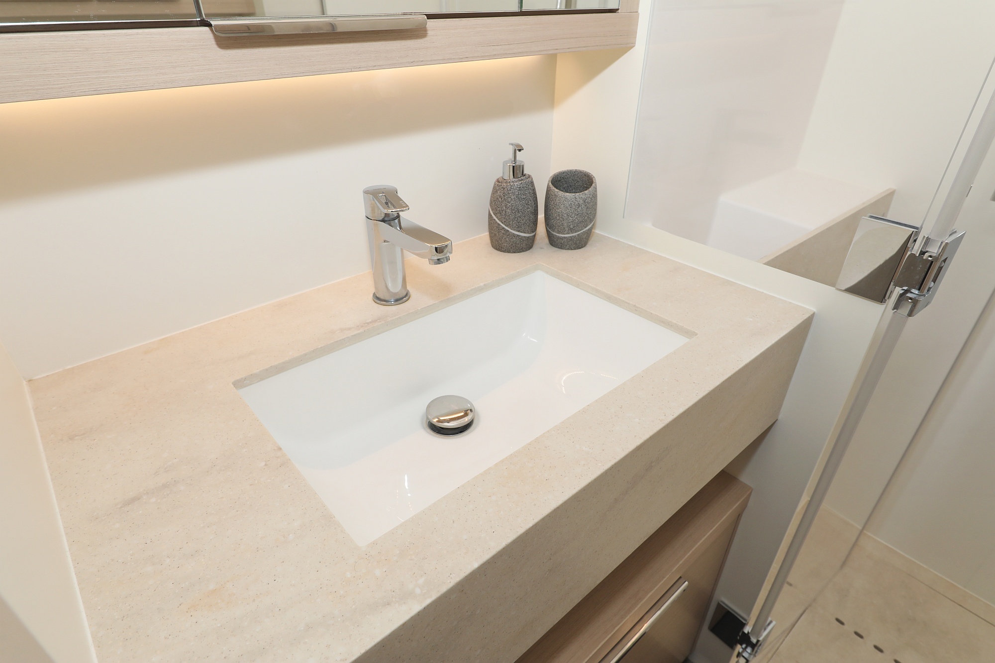 Photo #89 - Lagoon 55 - Elegance line (NOMAD) en Split - 10900