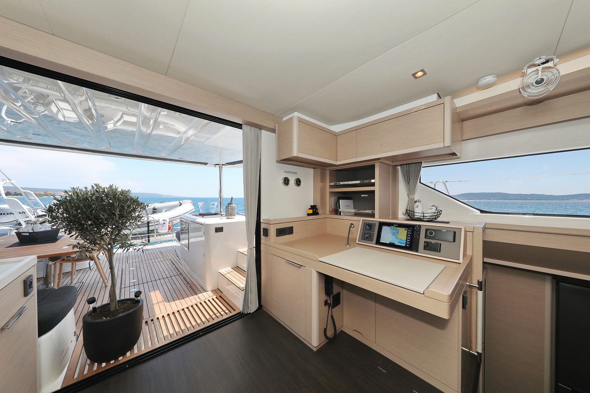 Photo #297 - Lagoon 55 - Elegance line (NOMAD) en Split - 10900