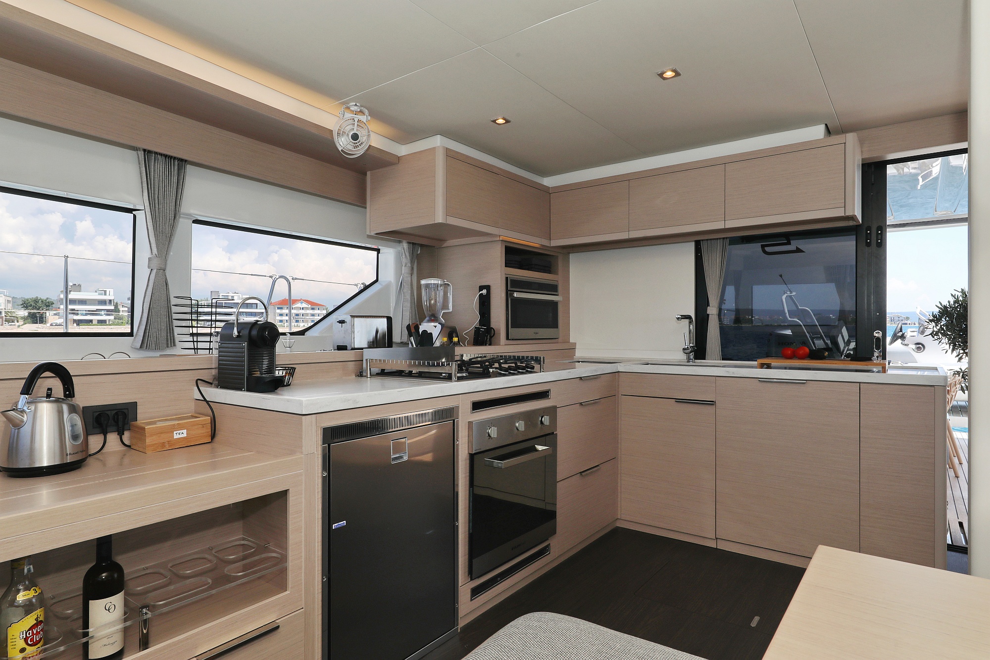 Photo #170 - Lagoon 55 - Elegance line (NOMAD) en Split - 10900