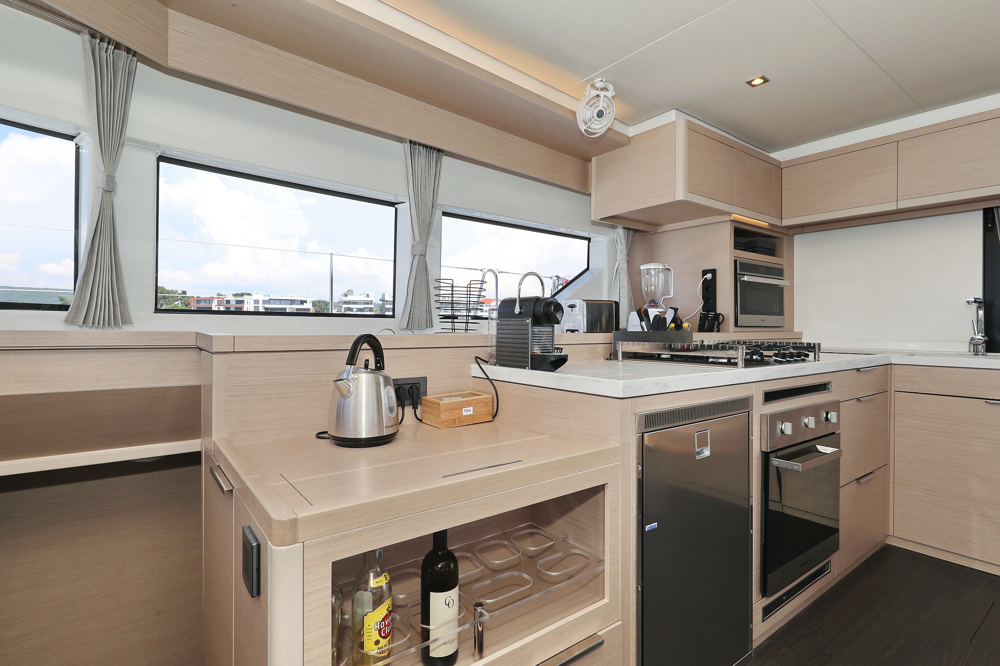 Photo #125 - Lagoon 55 - Elegance line (NOMAD) en Split - 10900