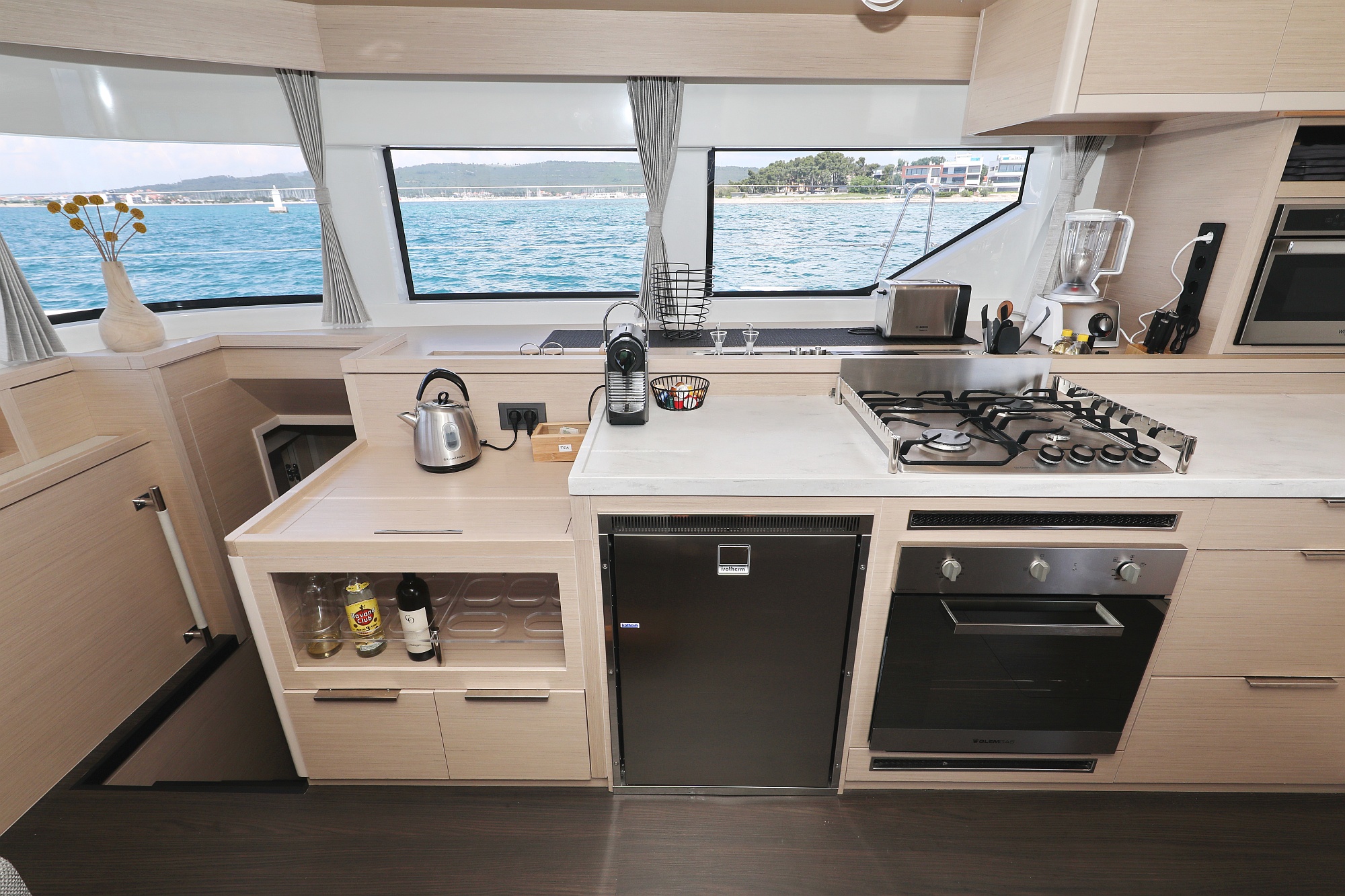 Photo #223 - Lagoon 55 - Elegance line (NOMAD) en Split - 10900