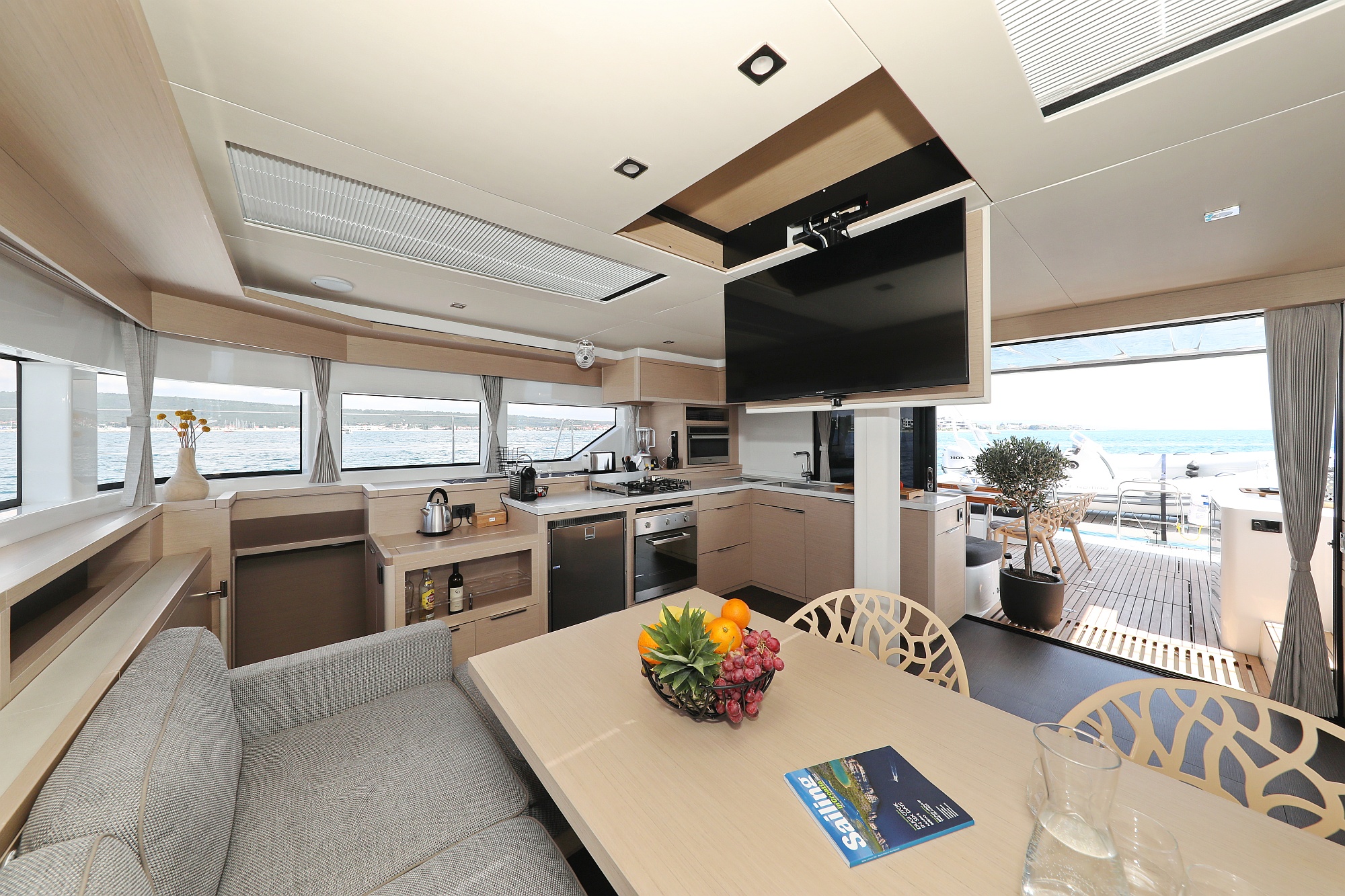Photo #226 - Lagoon 55 - Elegance line (NOMAD) en Split - 10900