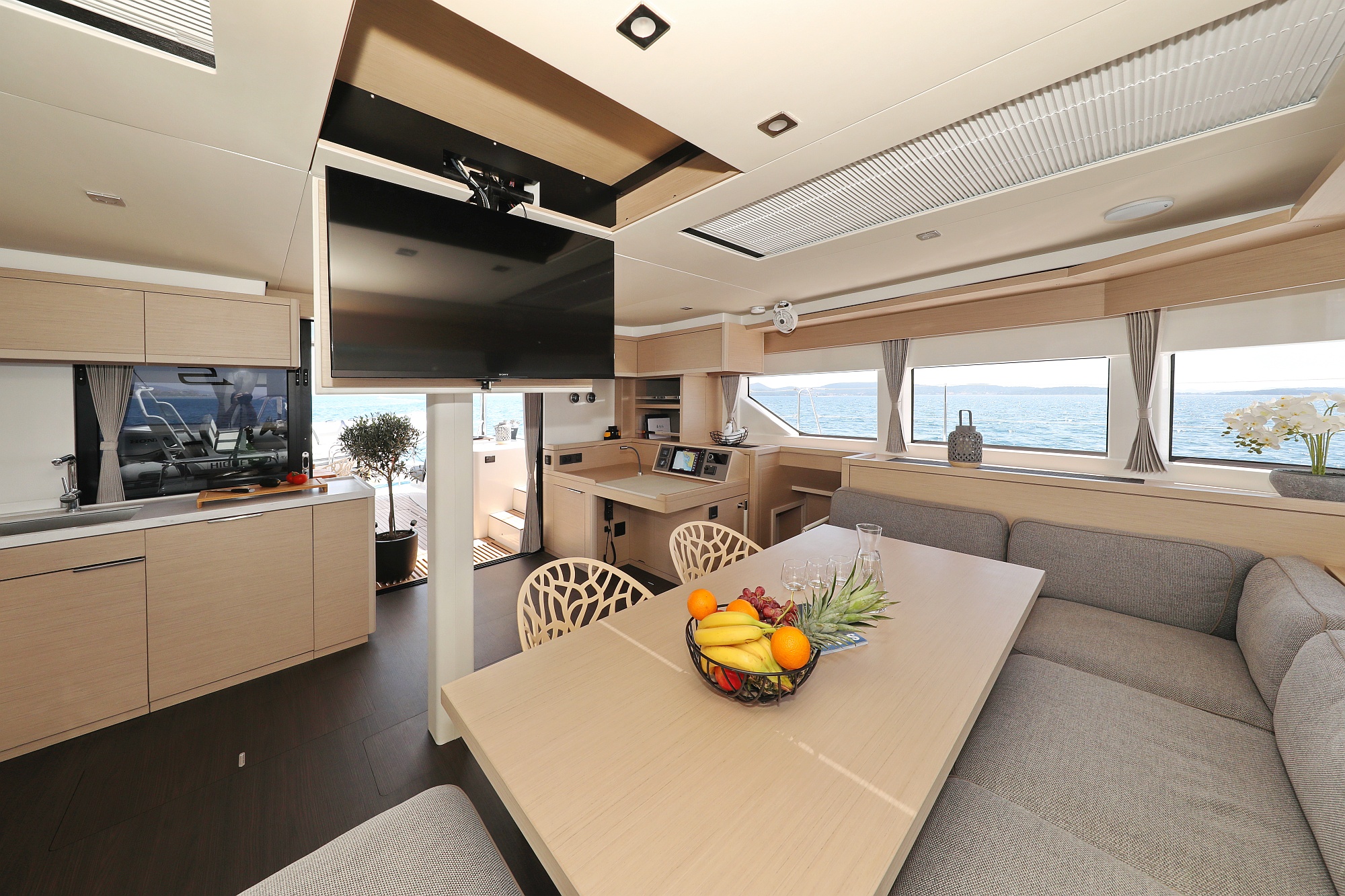 Photo #4 - Lagoon 55 - Elegance line (NOMAD) en Split - 10900