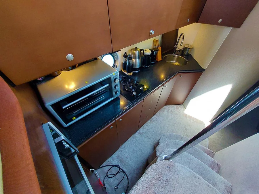 Azimut 43 S (Germanor) Galley - 14