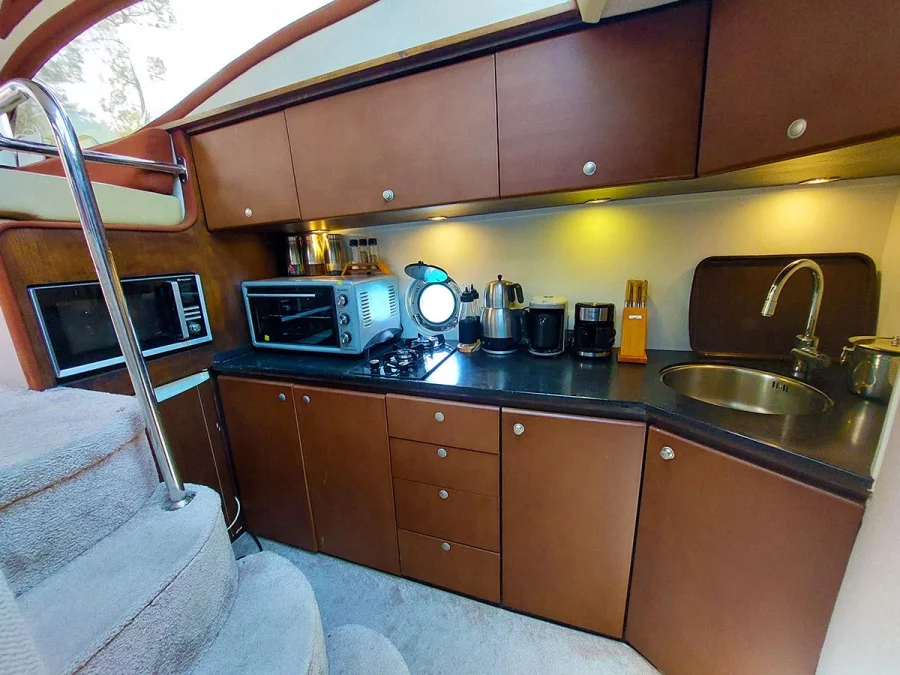 Azimut 43 S (Germanor) Galley - 18