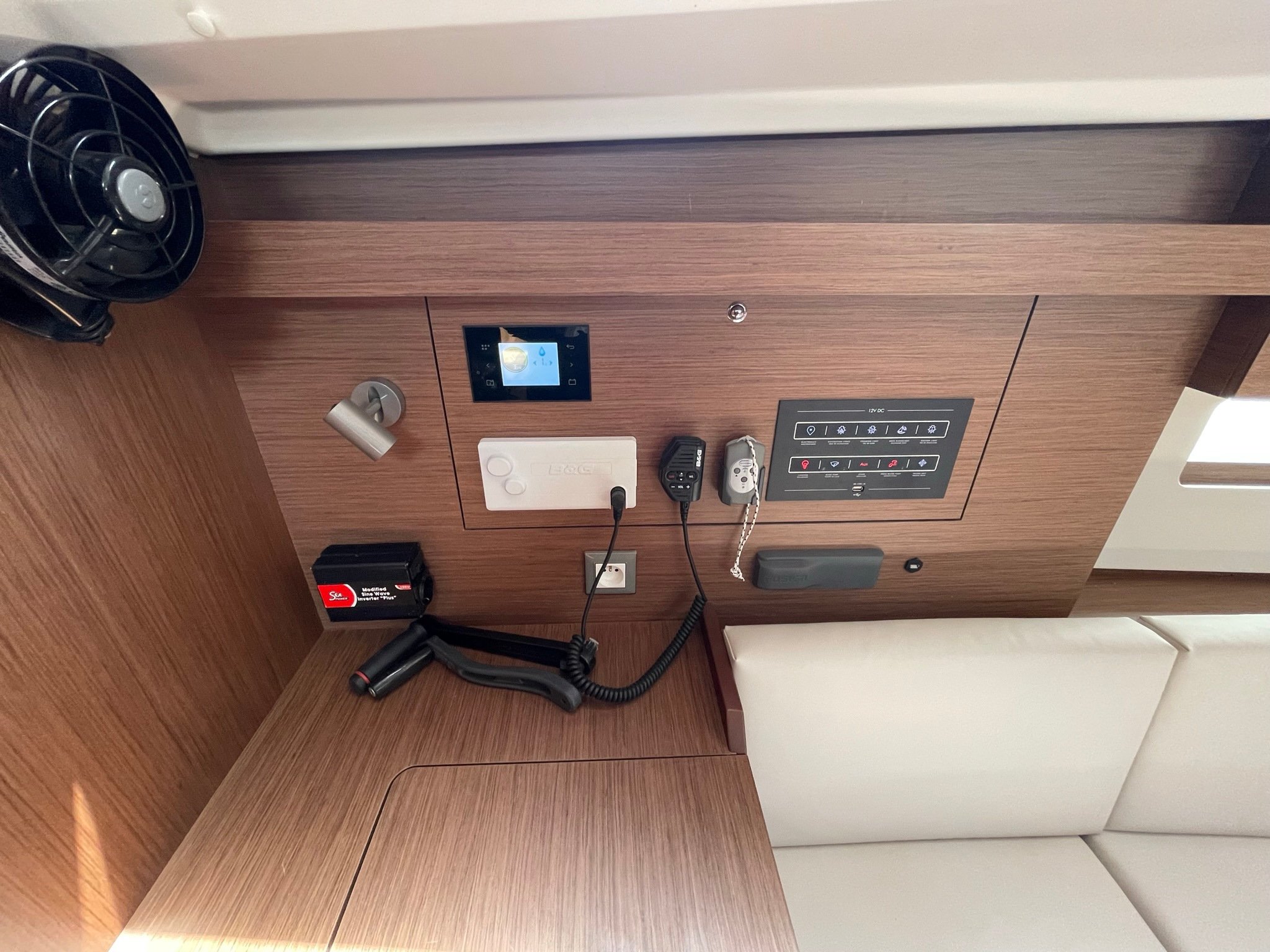 Photo #28 - Oceanis 40.1 (LOL) in Lavrion - 16724