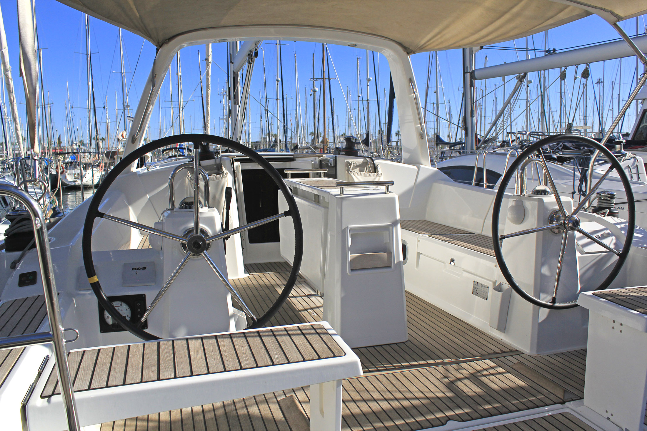 Photo #10 - Oceanis 38.1 (VITA) in Barсelona - 5293