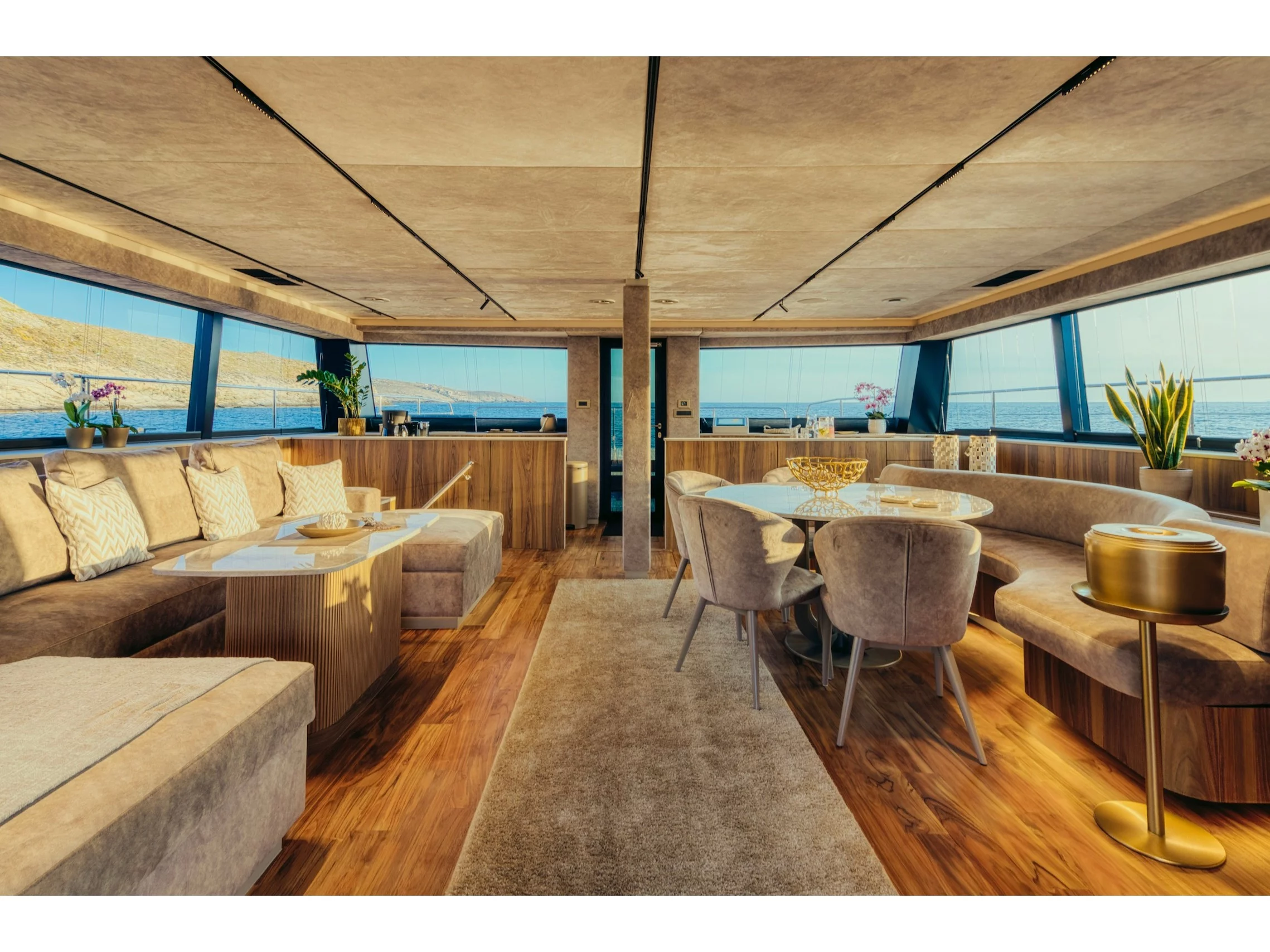 Moon Yacht 65 (Honeymoon) Interior image - 30