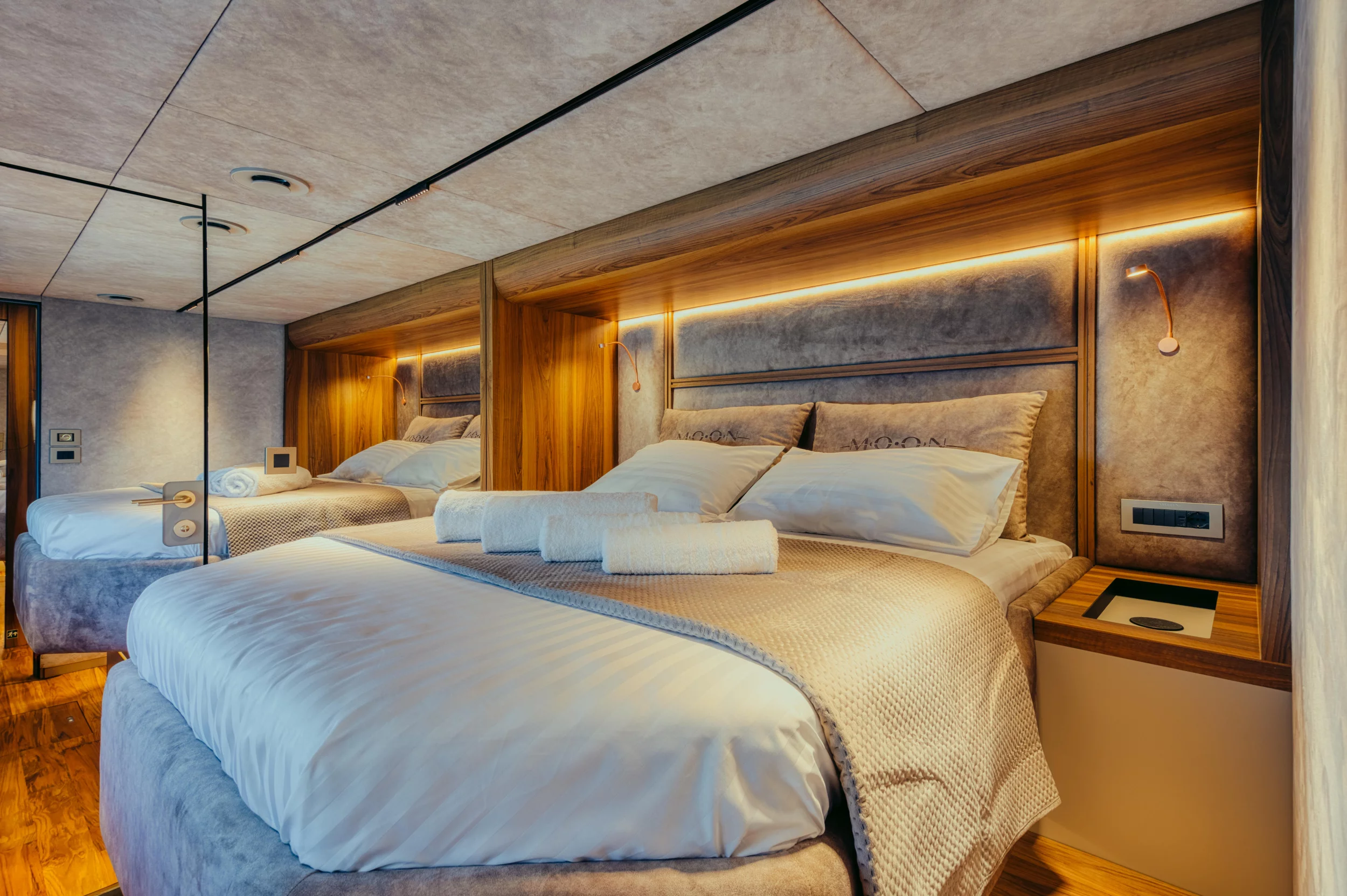 Moon Yacht 65 (Honeymoon)  - 60