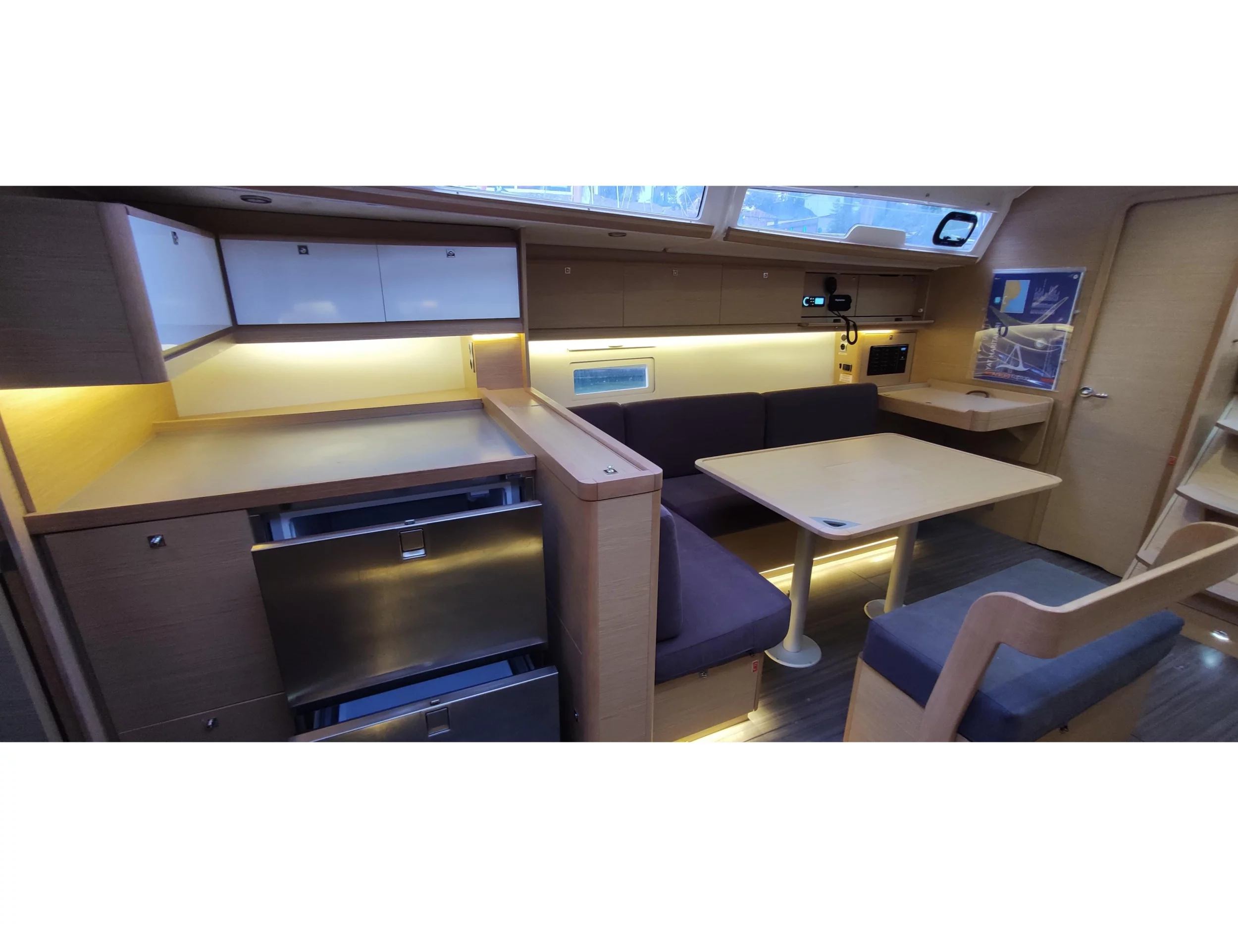Dufour 430 (Enki) Interior image - 3