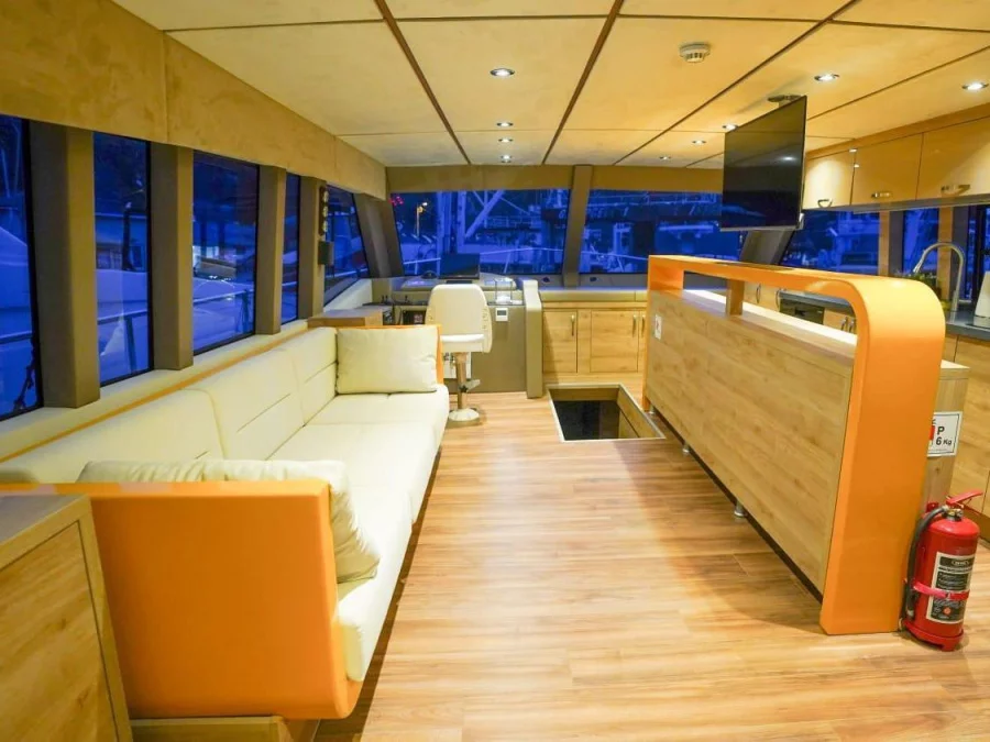 Custom-built Motoryacht (Suhan) Interior image - 6