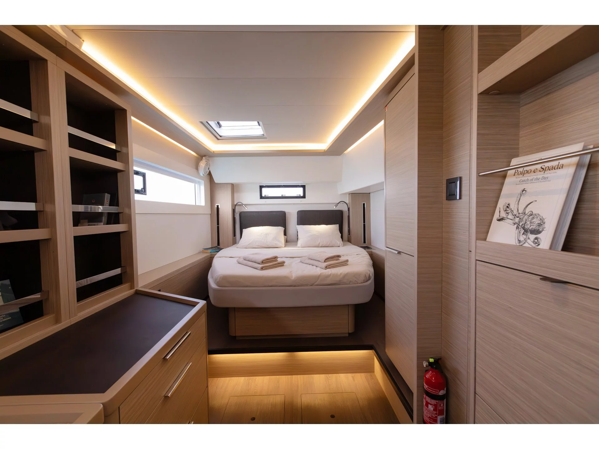 Lagoon 46 (Sabari) Interior image - 10