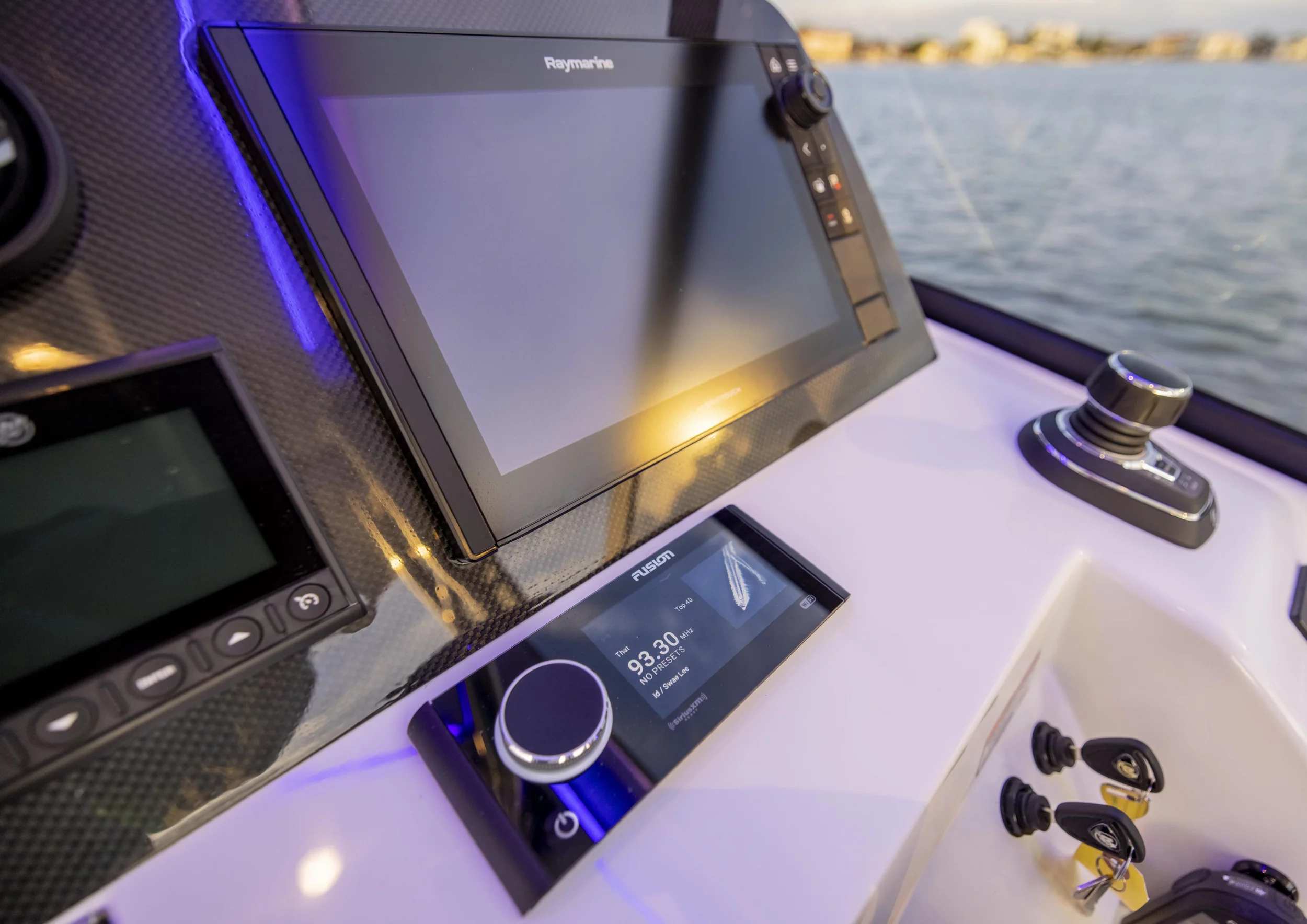 Aquila 32 Sport (BATCAT)  - 15