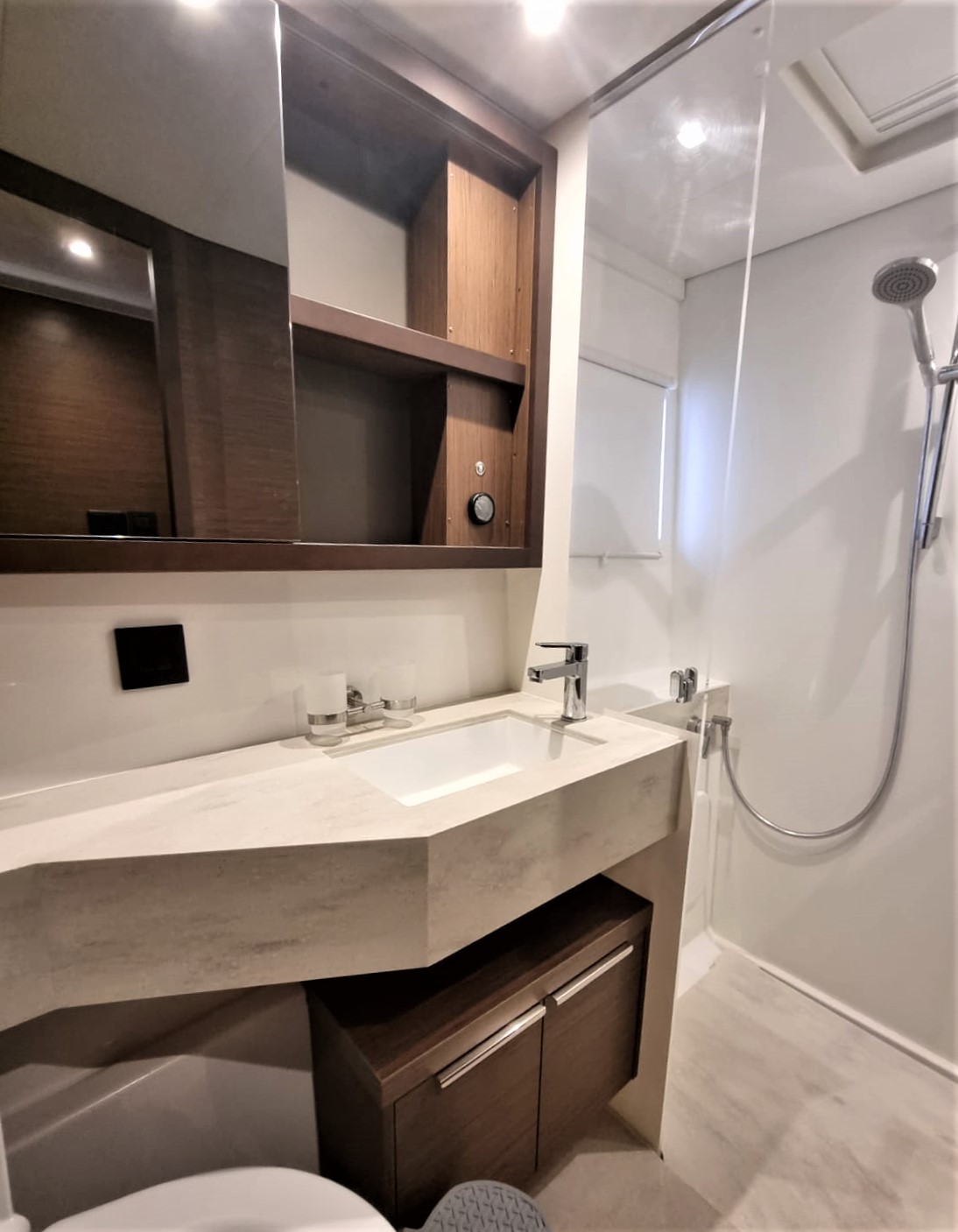 Photo #7 - Lagoon 46 Owners Version (Free Bird II) in Lavrion - 17535