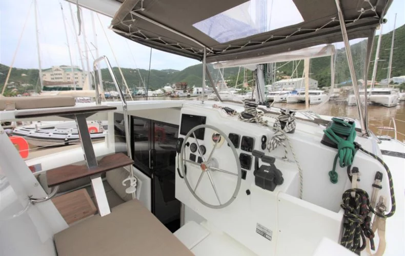 Fountaine Pajot Lucia 40 (La Mer-Kat)  - 13