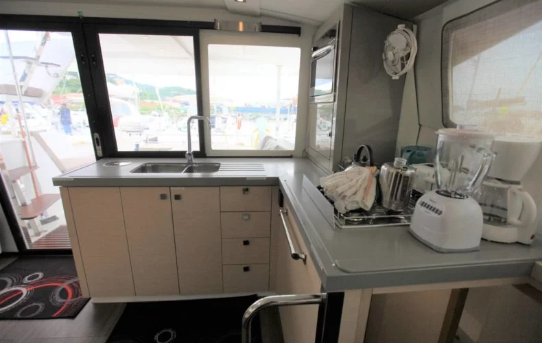Fountaine Pajot Lucia 40 (La Mer-Kat)  - 9