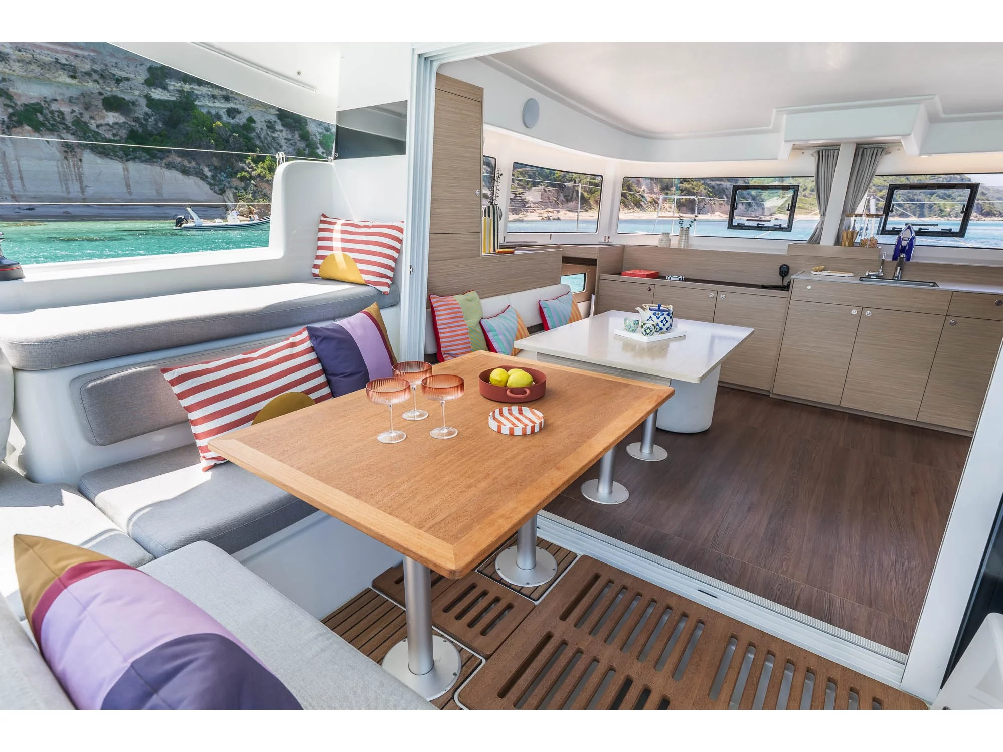 Lagoon 38 (ROCCAPINA) Interior image - 1