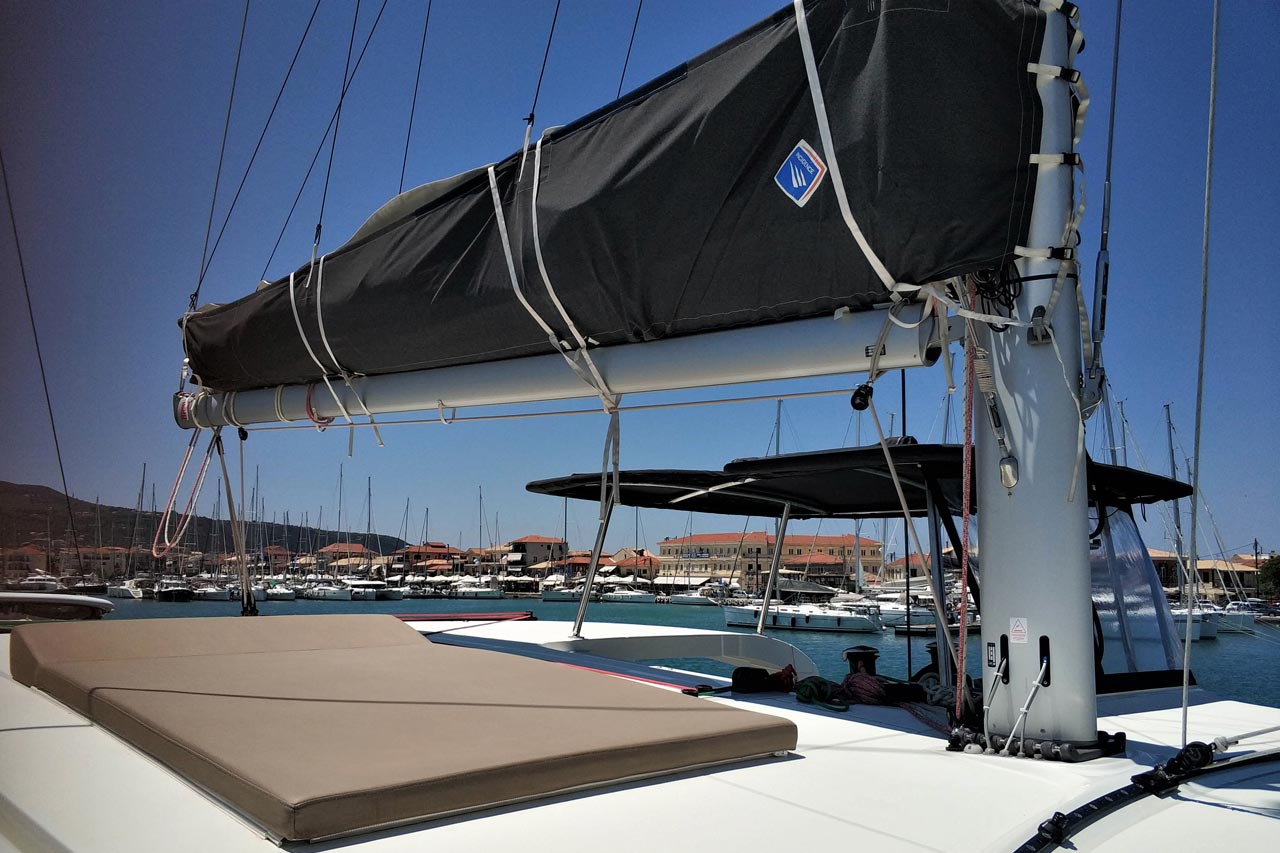 Photo #4 - Lagoon 42 (Niki) en Lavrion - 12390