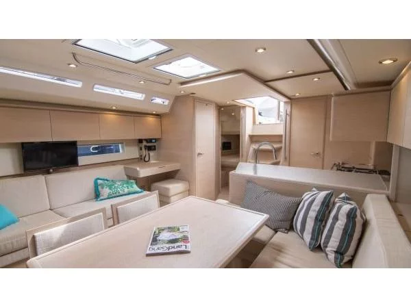 Solaris 47 (Capriccio) Interior image - 6