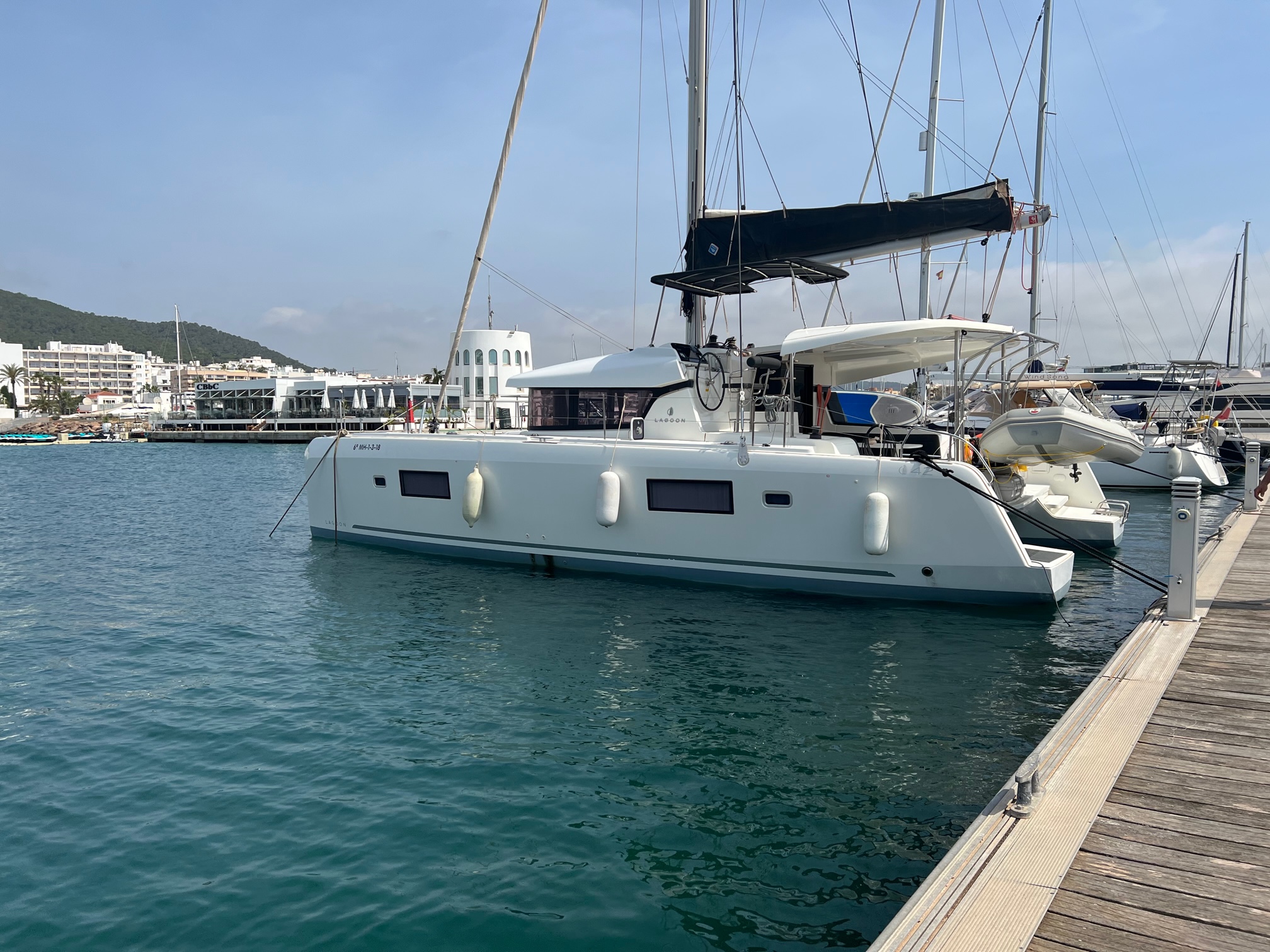 Photo #7 - Lagoon 42 (Genista II) in Sant Antoni de Portmany - 12178