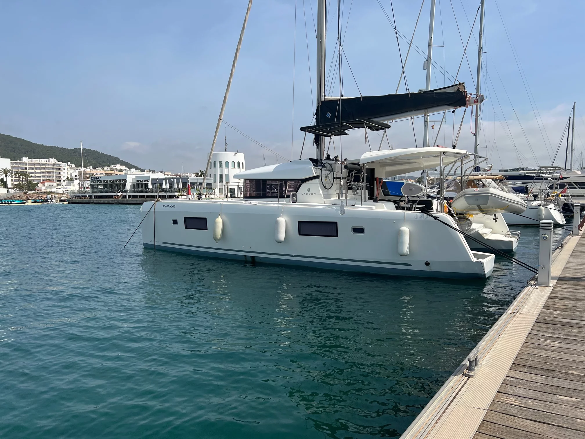 Lagoon 42 (Genista II)  - 6