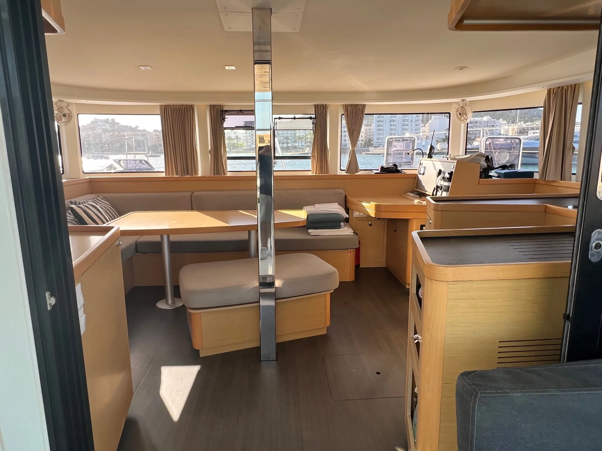 Lagoon 42 (Genista II)  - 5